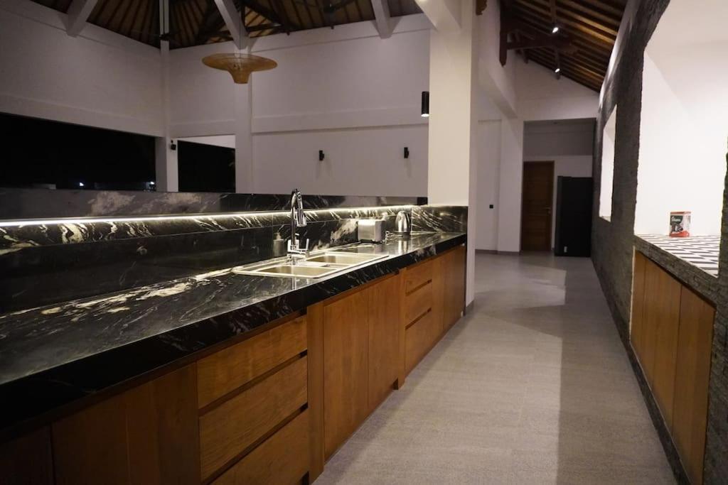 Villa Vespa Lovina Екстер'єр фото